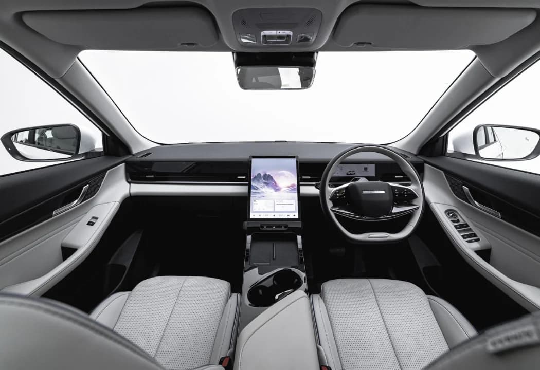 JAECOO J5 EV Interior